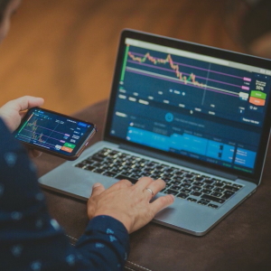 Binary options trading methods